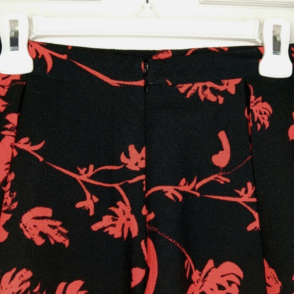 WHO WHAT WEAR Black Red Floral Pleated A-Line Mini Skirt Size 14 Dark Romantic - Picture 10 of 12